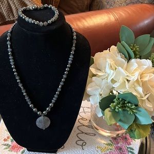 Necklace and bracelet made of semi-precious stones! Grey and black! Beautiful!